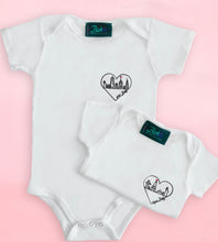 Load image into Gallery viewer, š½ NYC BABY! White Onesie - Kid - Unisex
