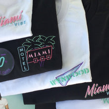 Load image into Gallery viewer, 🌴 MIAMI INN MOTEL Black T-Shirt – Man – Unisex | Glows in the dark