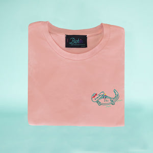 🐊 Alligator chilling in the Everglades Pink T-Shirt - Woman